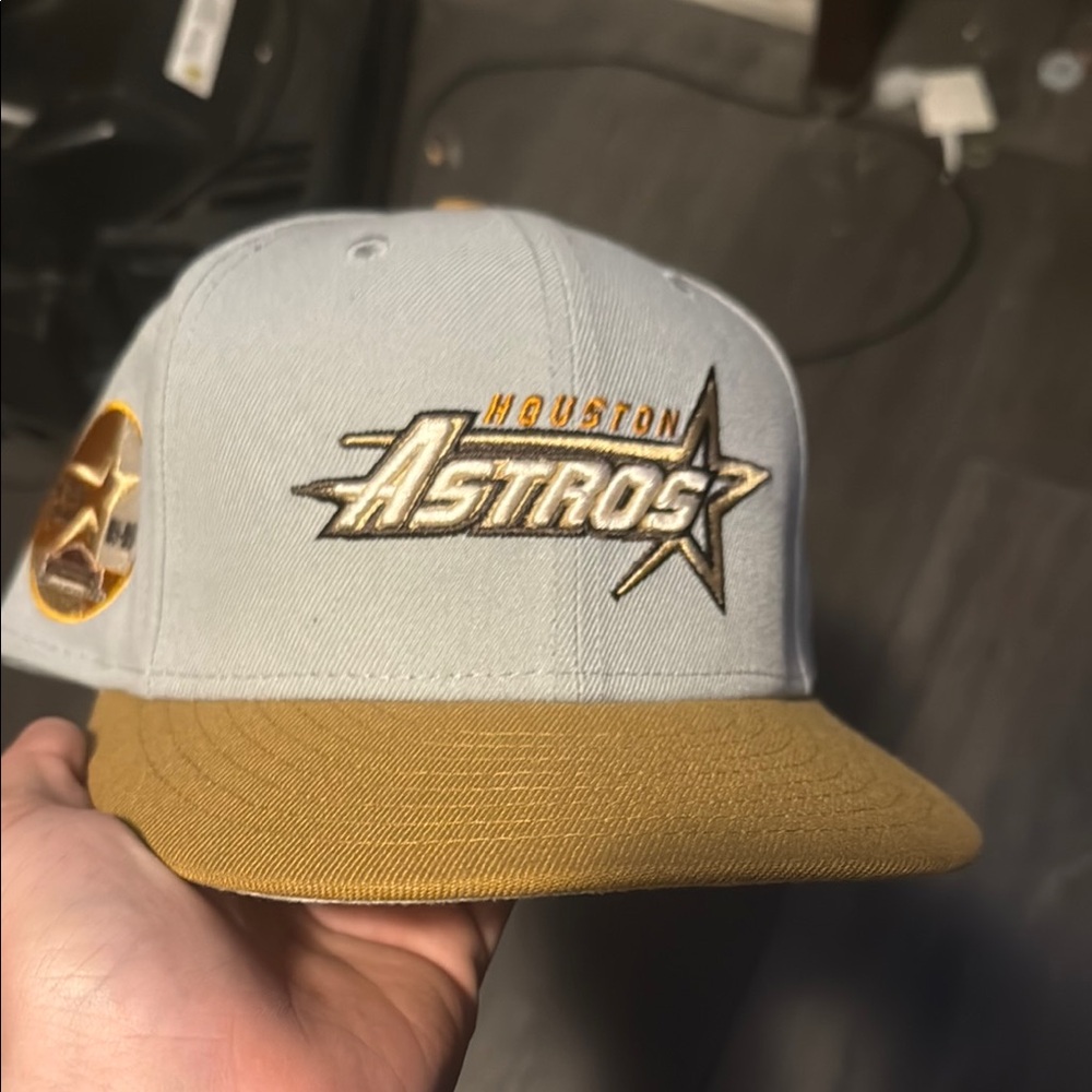 NEW ERA fitted size 7 5/8 Houston Astros Cap with Gold Brim